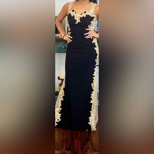 Prom Black and Gold Sequins Size Small. Brand-new , never worn.